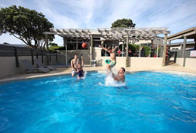 Pacific Rendezvous Resort
