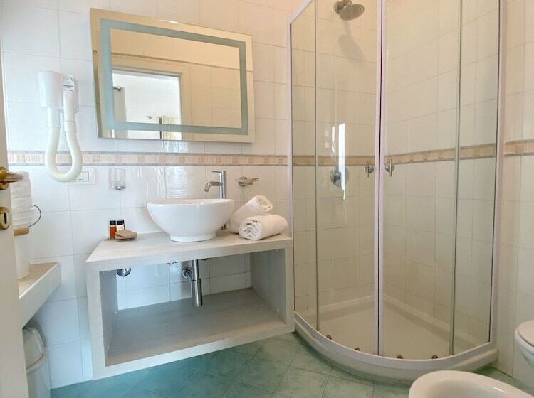 تختخواب و صبحانه La Giuliva Charming Rooms