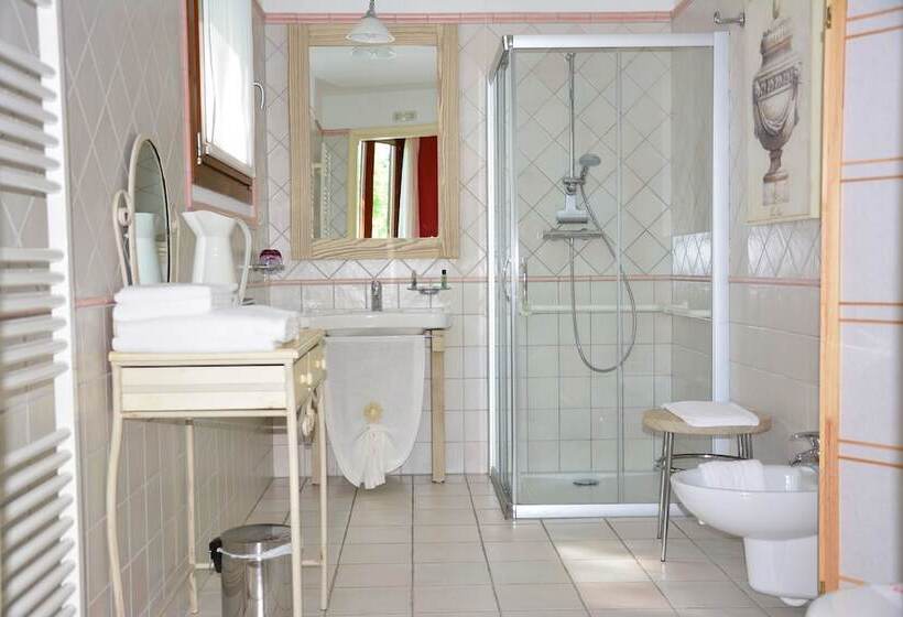 هتل Albergo Vinnaeria La Baita