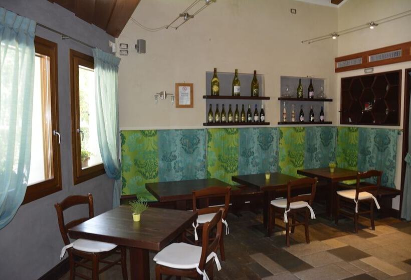هتل Albergo Vinnaeria La Baita