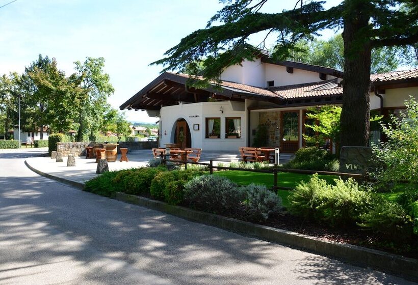 هتل Albergo Vinnaeria La Baita