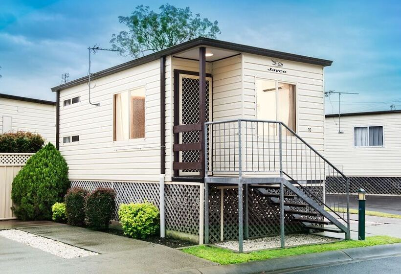 هتل Clog Barn Caravan Park