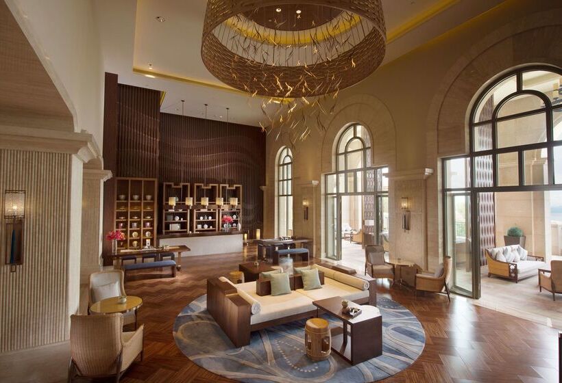 هتل Hilton Yuxi Fuxian Lake