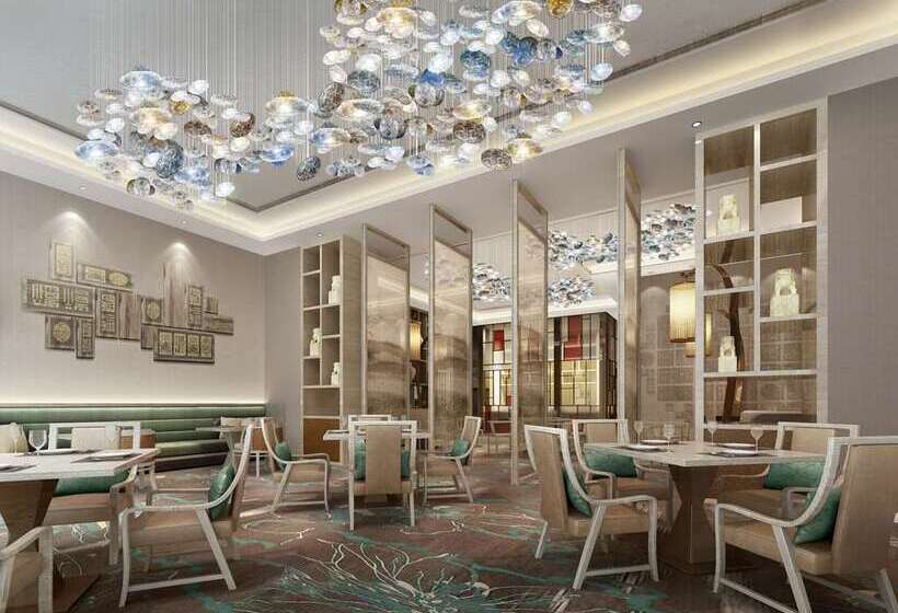 هتل Hilton Yuxi Fuxian Lake