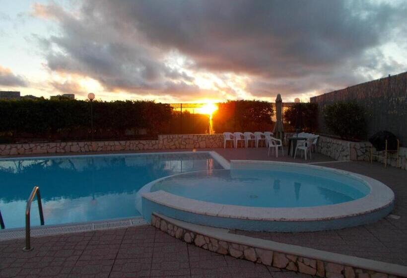 فندق Maremonti