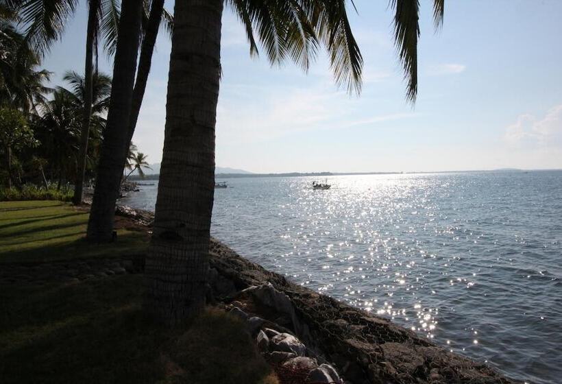 בית מלון כפרי Mina Tanjung