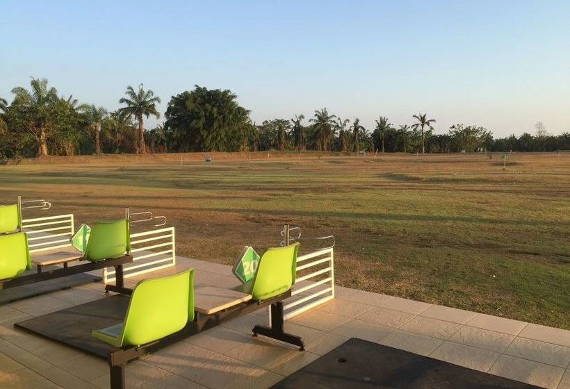 هتل Palm Driving Range & Resort