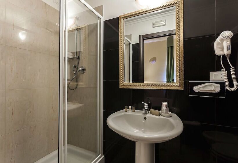 Fotos del hotel Regina Giovanna:  7