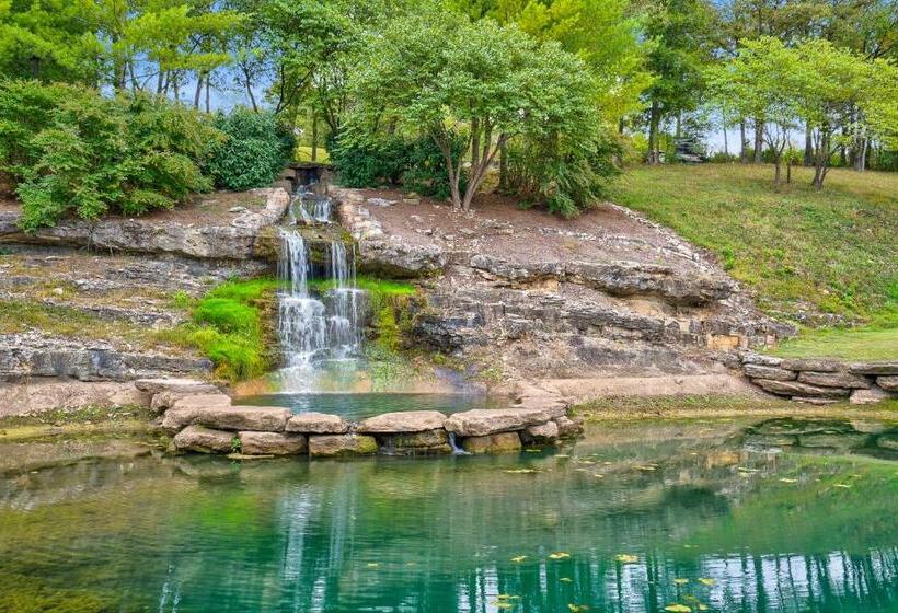 فندق Stonebridge Village Resort