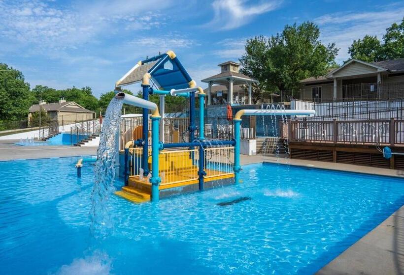 호텔 Stonebridge Village Resort