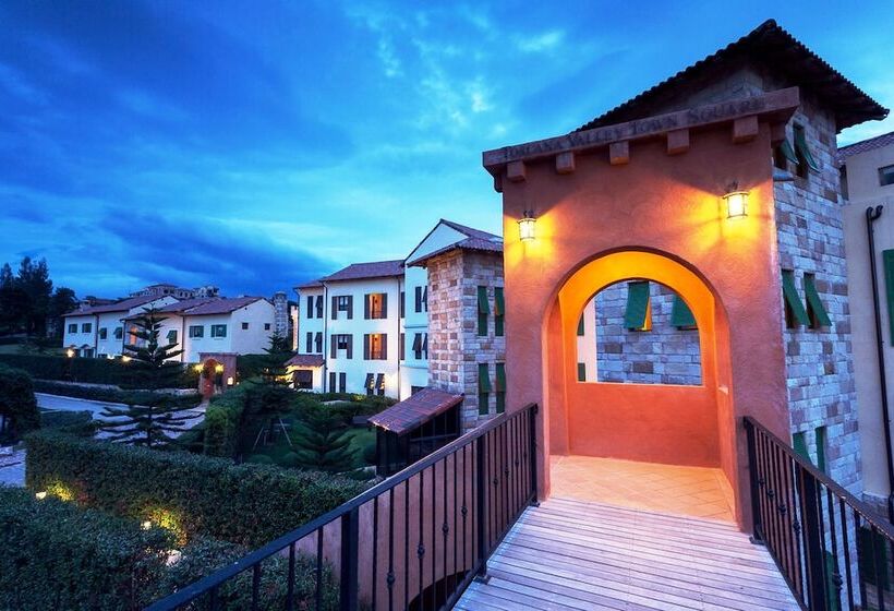 هتل Toscana Town Square Suites