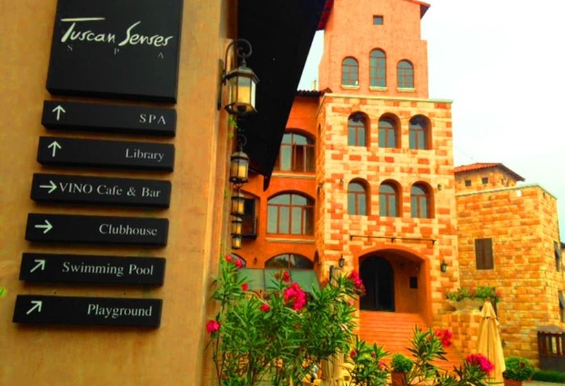 هتل Toscana Town Square Suites