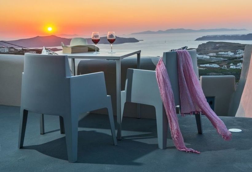 Luna Santorini Suites