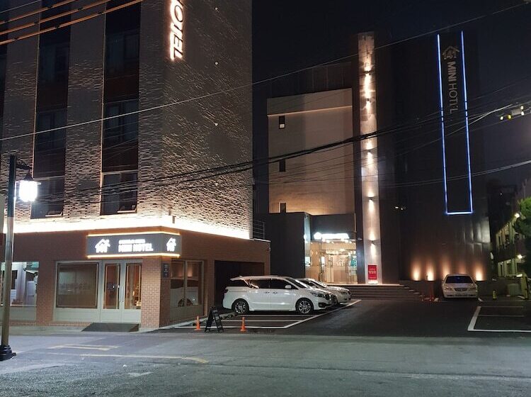 فندق على الطريق Mini Hotel 141