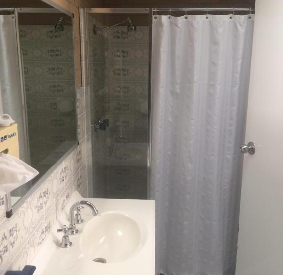 فندق على الطريق Alexander Motor Inn