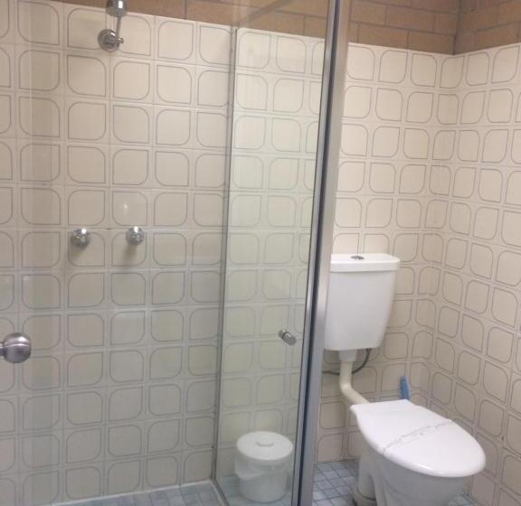 فندق على الطريق Alexander Motor Inn