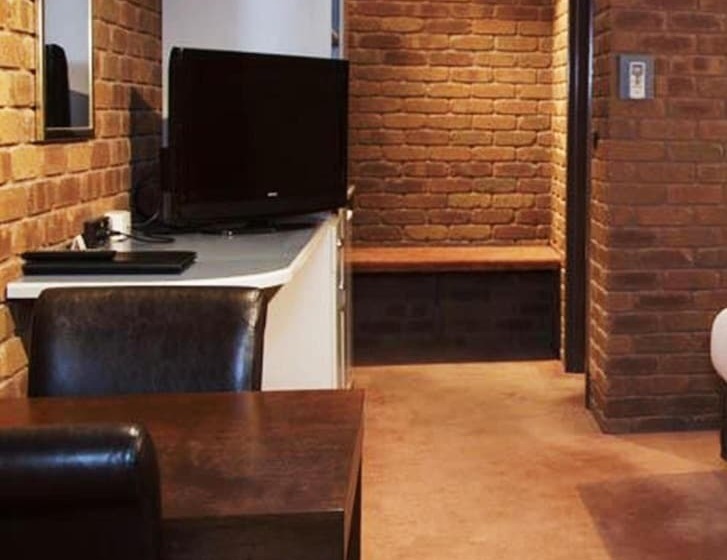 فندق على الطريق Fountain Court Motor Inn Albury