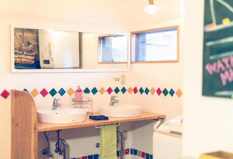 פנסיון Guest House Waya