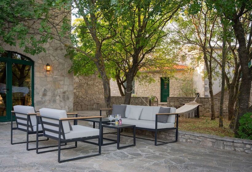 بنسيون Nono Ban Hotel & Villa