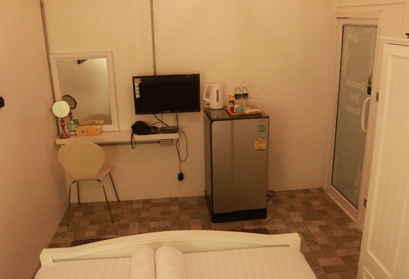 Finlay House   Hostel