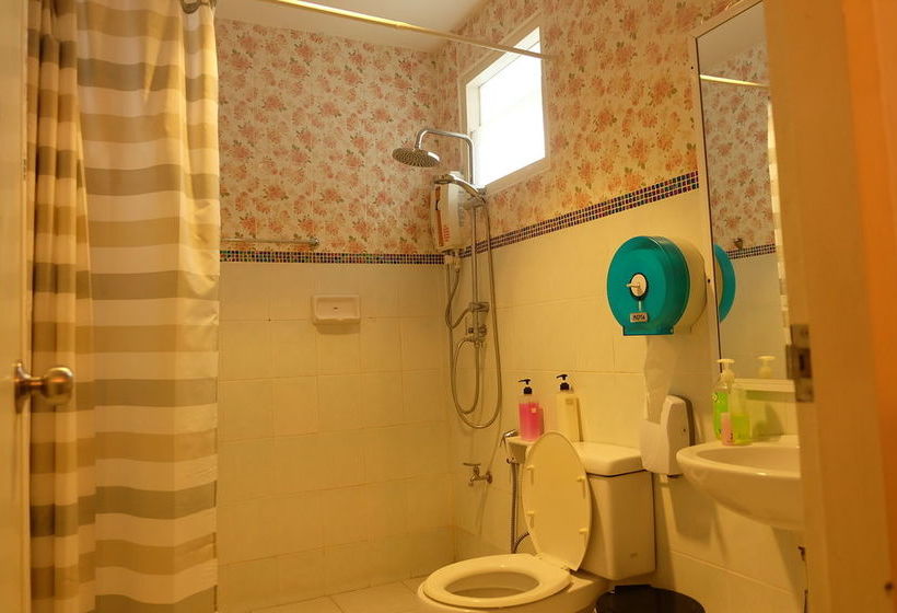 Finlay House   Hostel