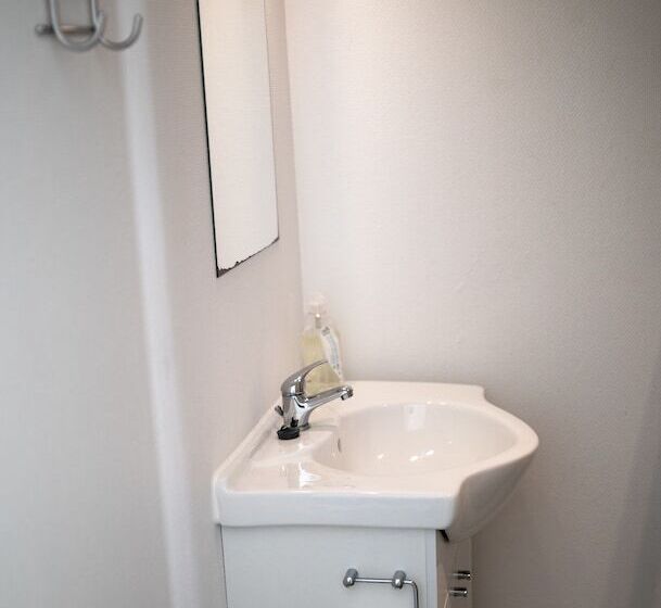 تختخواب و صبحانه Engholmbb