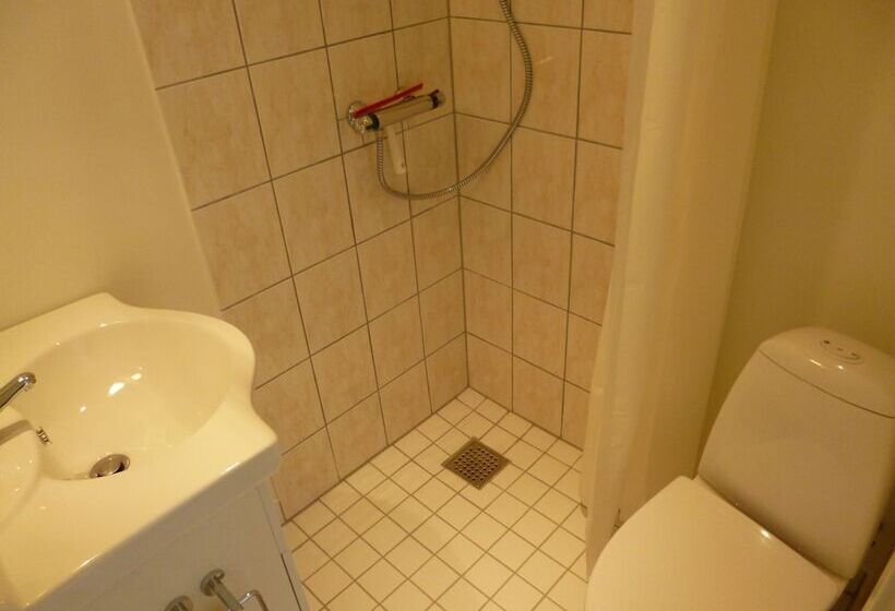 تختخواب و صبحانه Engholmbb