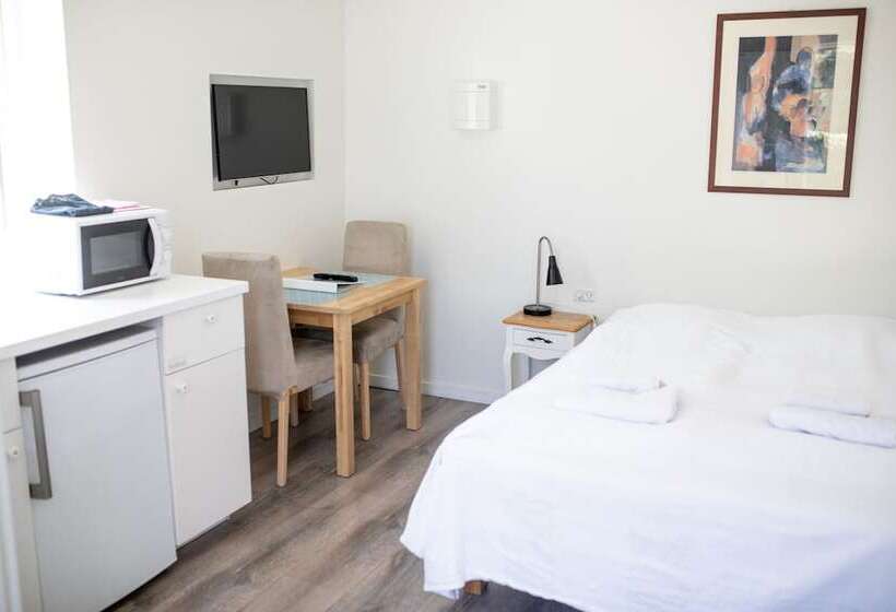 تختخواب و صبحانه Engholmbb