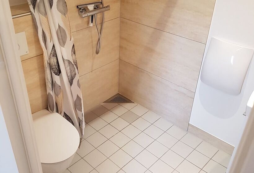 تختخواب و صبحانه Engholmbb