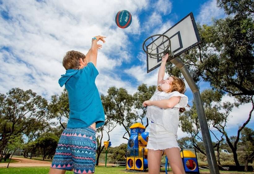 בית מלון כפרי Big4 Renmark Riverfront Holiday Park