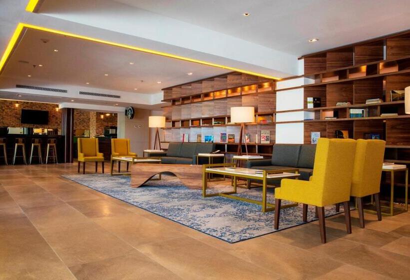 ホテル Krystal Urban Guadalajara