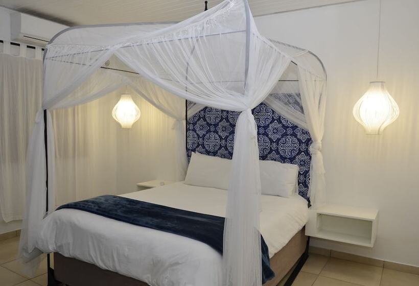 هتل Sand River Resort