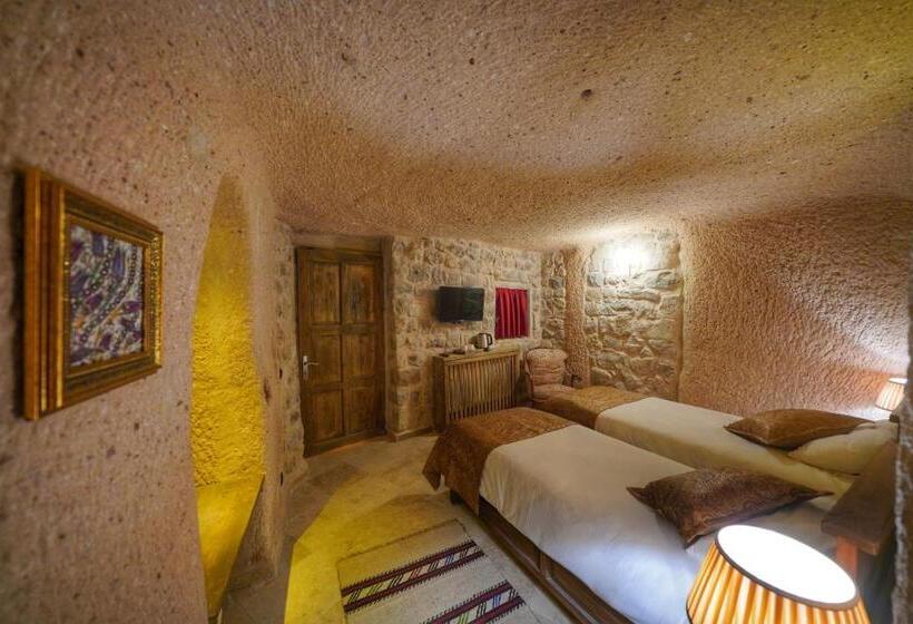 هتل Takaev Cave House