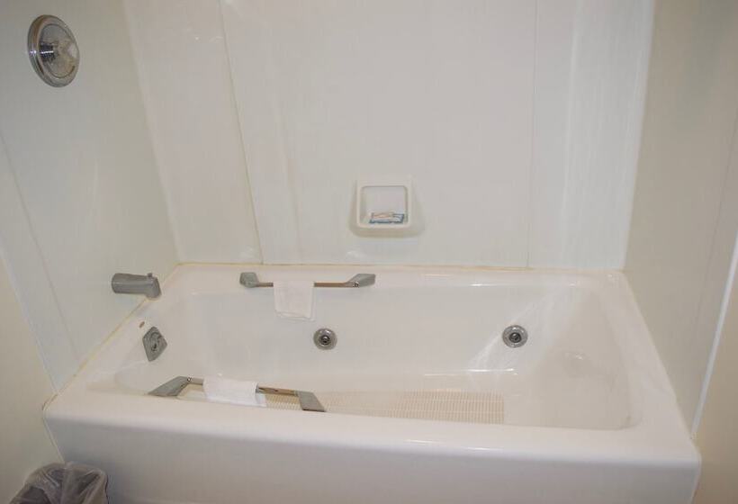 汽车旅馆  Amerivu Inn & Suites   St Croix Falls