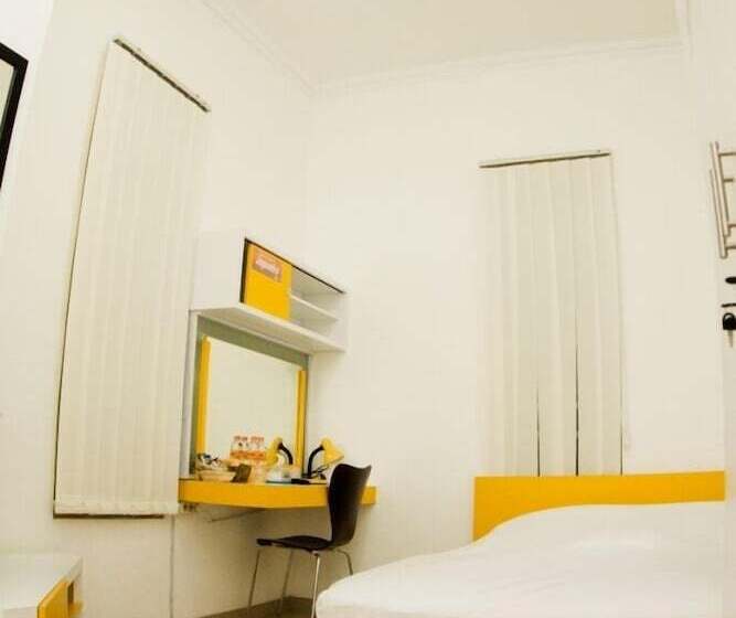 پانسیون Omah Sastro