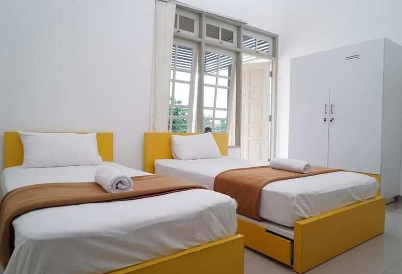 پانسیون Omah Sastro