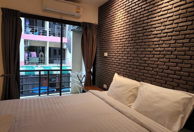 호스텔 Dfeel House