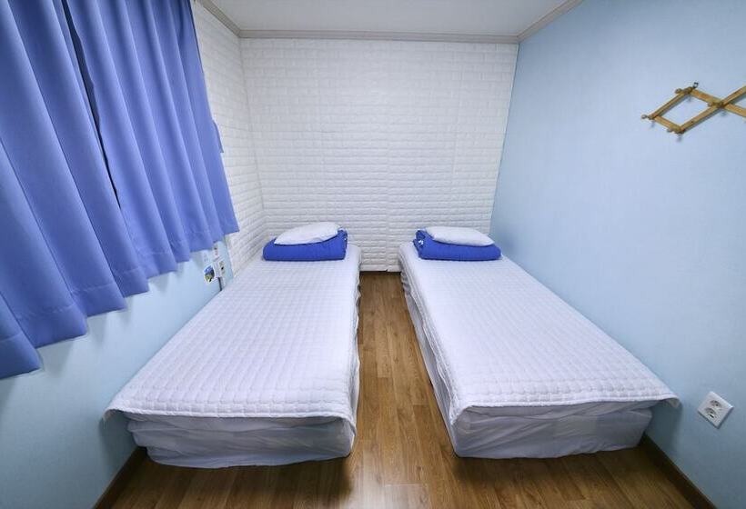 فندق صغير Gyeongju Namu Guesthouse
