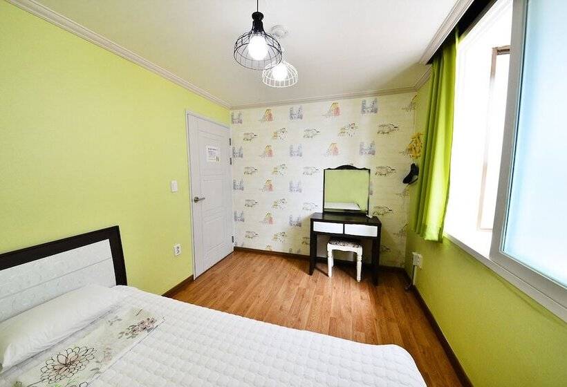 فندق صغير Gyeongju Namu Guesthouse