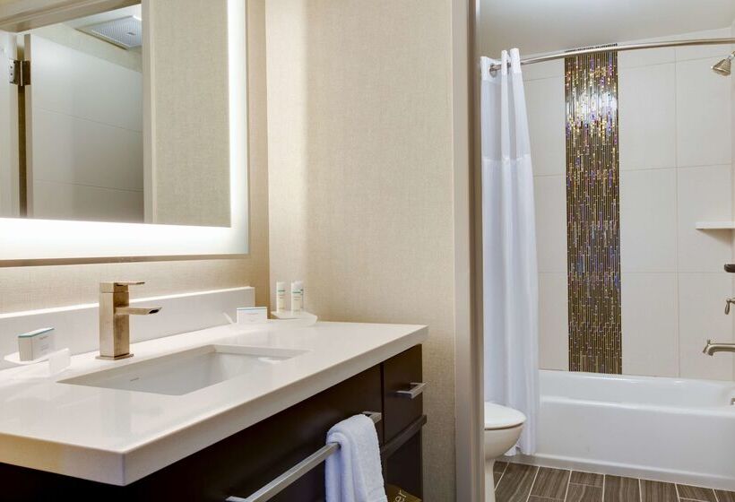 Homewood Suites By Hilton Savannah Historic Dist/riverfront