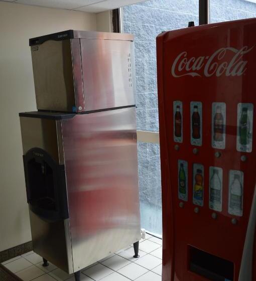 فندق Airport Traveller S Inn