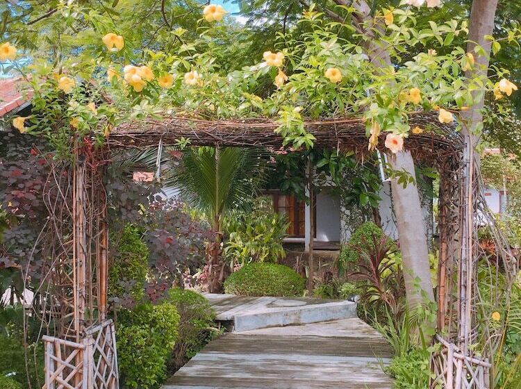 هتل Chiangmai Royal Creek