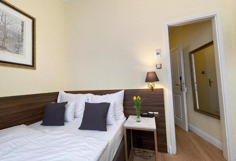 Fotos del hotel City Pension Stephansplatz:  4