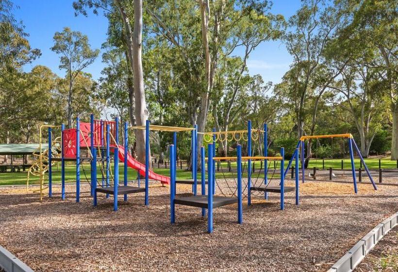 هتل Discovery Parks  Clare