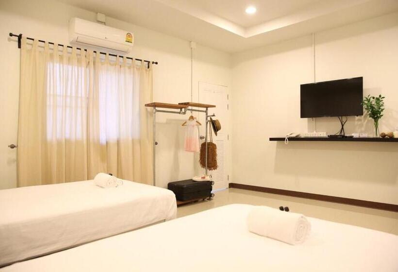 هتل First Residence