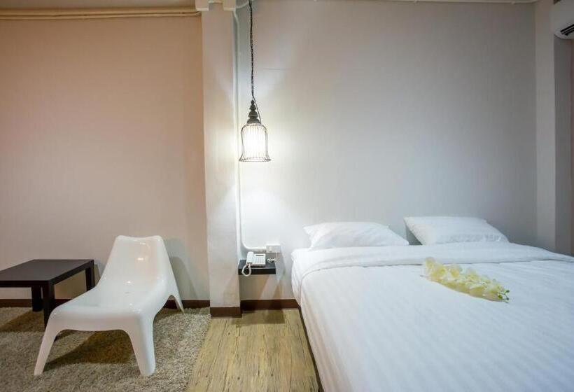 هتل First Residence