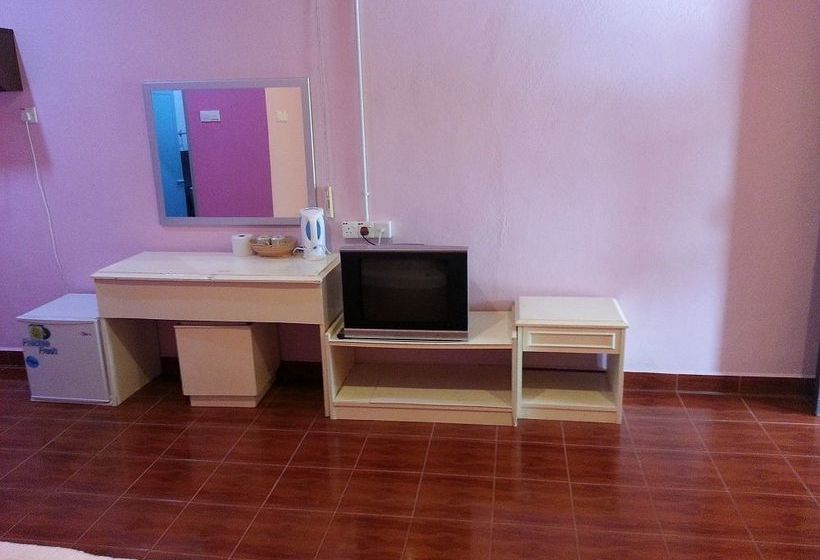 هتل Pantai Tengah Beach Inn