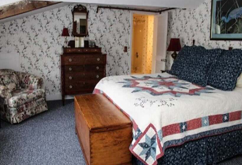 تختخواب و صبحانه The Nutmeg Inn