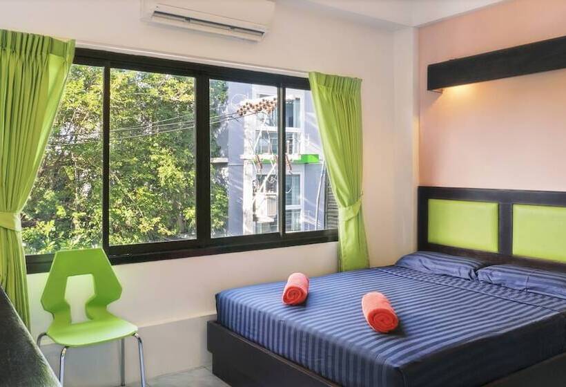 هتل Ubox Samui Hostel   Chaweng Beach