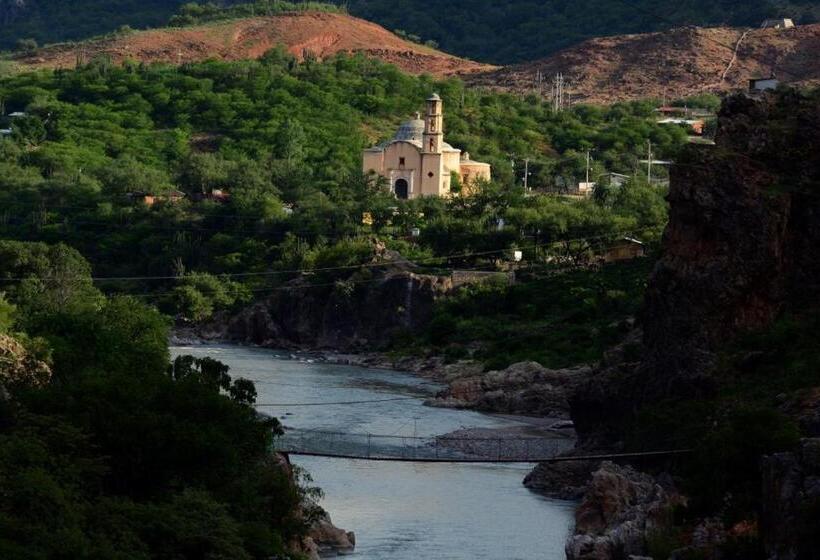 فندق Copper Canyon Riverside Lodge